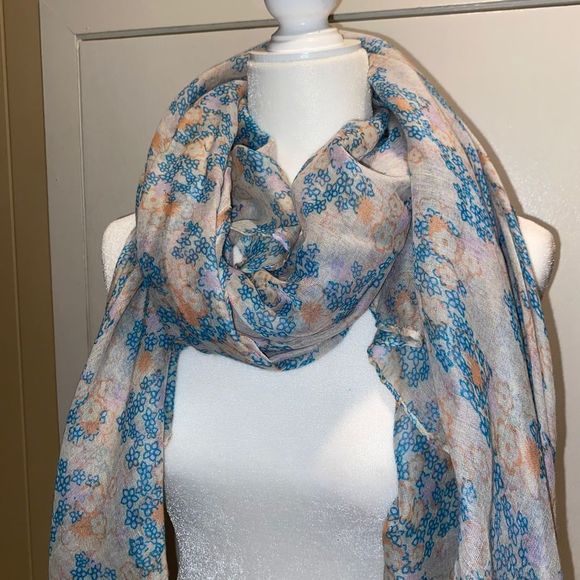 Francesca's Accessories - NWT Francesca’s Fashion Scarf